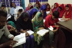 Pakistan-bible-group-image4