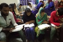 Pakistan-bible-group-image7